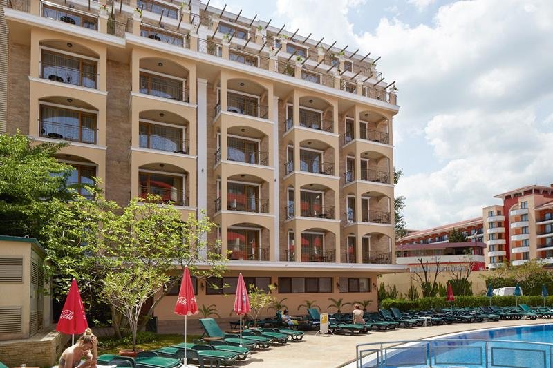 Napospart utazás Mena Palace