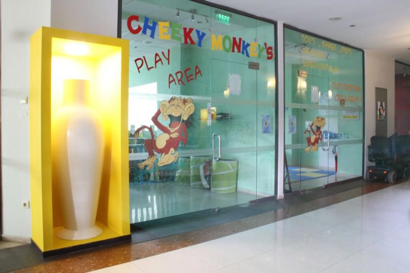 Napospart utazás Meridian Hotel