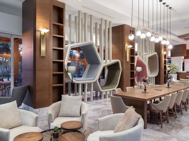 Antalya utazás Nirvana Cosmopolitan 