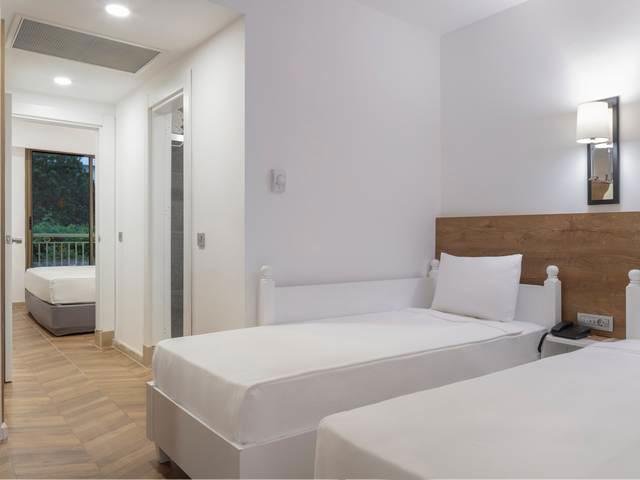 Antalya utazás Nirvana Cosmopolitan 