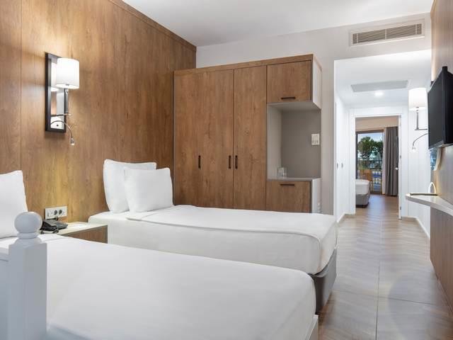 Antalya utazás Nirvana Cosmopolitan 