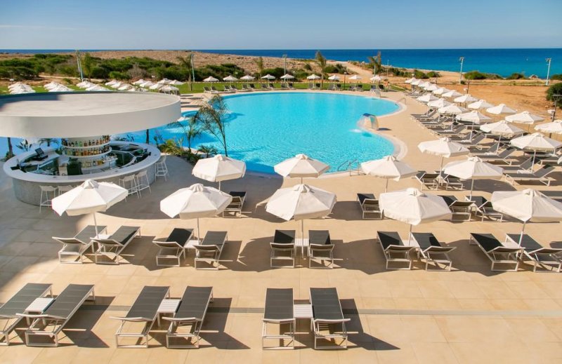 Dél-Ciprus Ayia Napa utazás Nissiblu Beach Resort