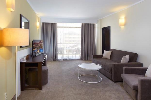 Napospart utazás Nobel Hotel