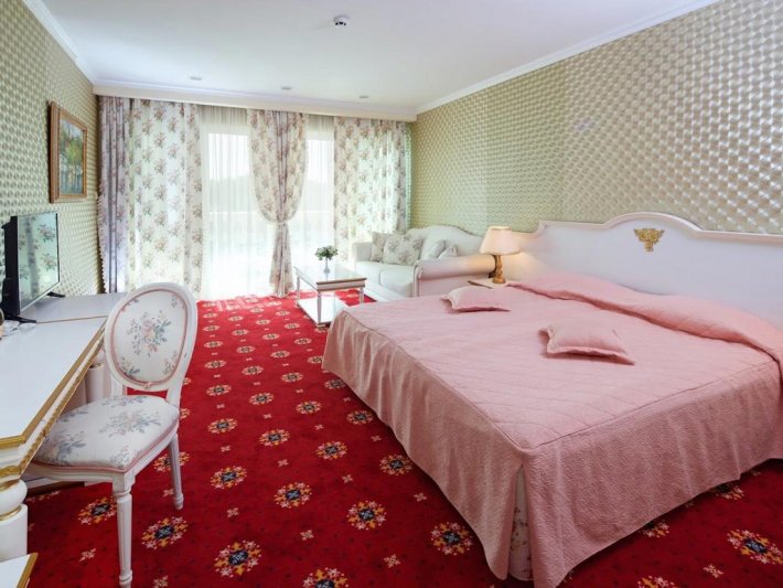 Napospart utazás Planeta Hotel