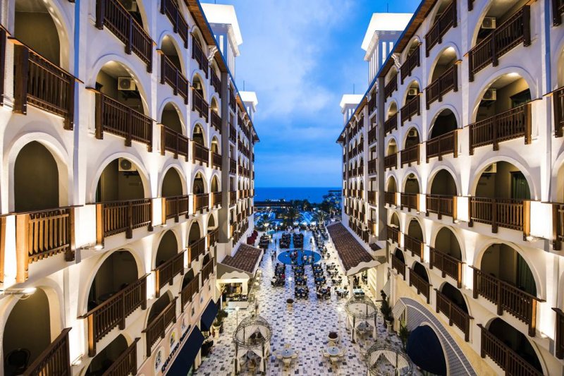 Alanya utazás Quattro Beach Resort