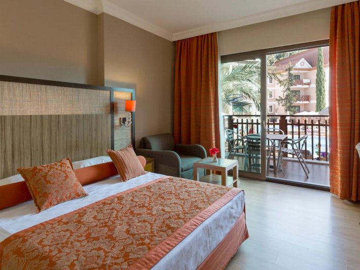 Alanya utazás Quatro Family Club Dem