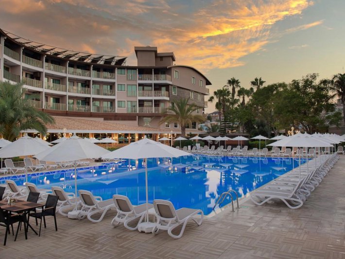 Alanya utazás Quatro Family Club Dem