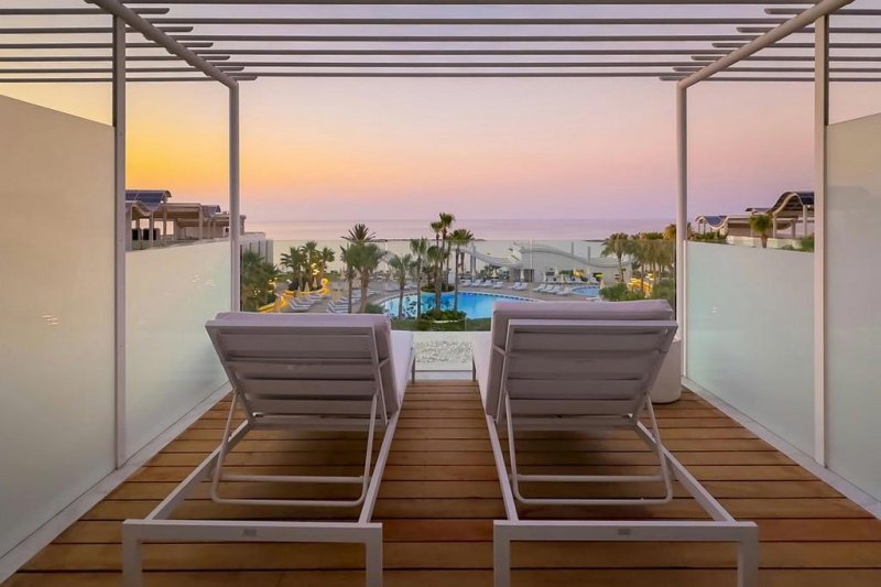 Dél-Ciprus utazás Radisson Beach