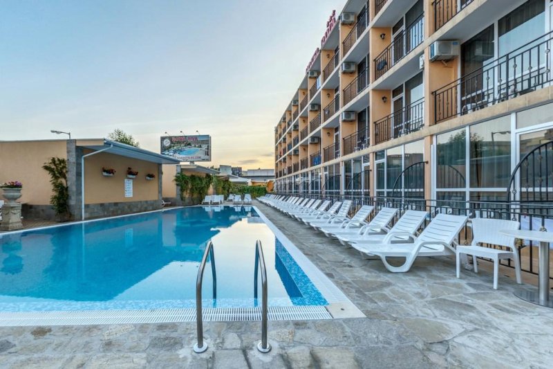 Napospart utazás Riva Hotel