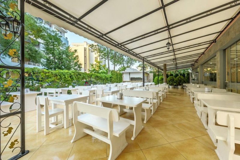 Napospart utazás Riva Hotel