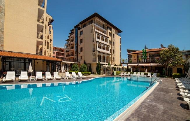 Napospart utazás Rose Village Apart-hotel