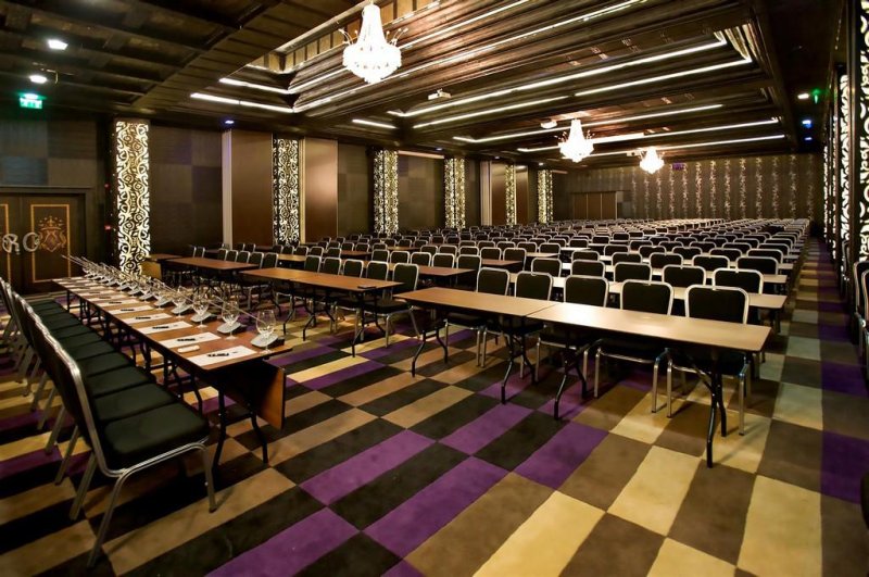 Elenite utazás Royal Castle