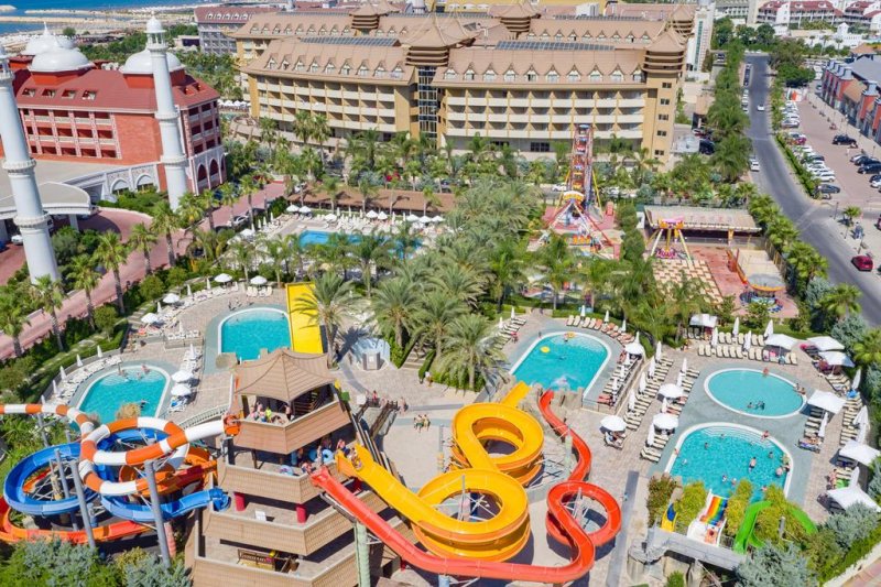 Side nyaralás Royal Dragon