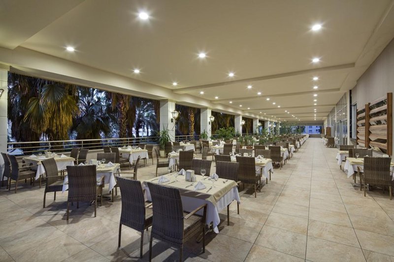 Alanya utazás Royal Garden Select