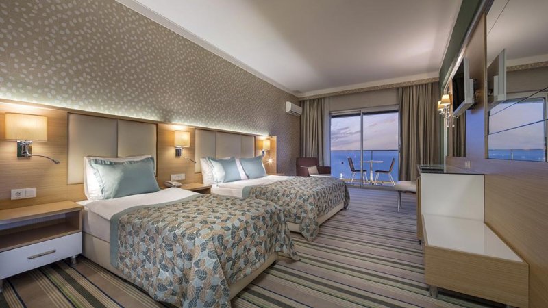 Alanya utazás Royal Garden Select