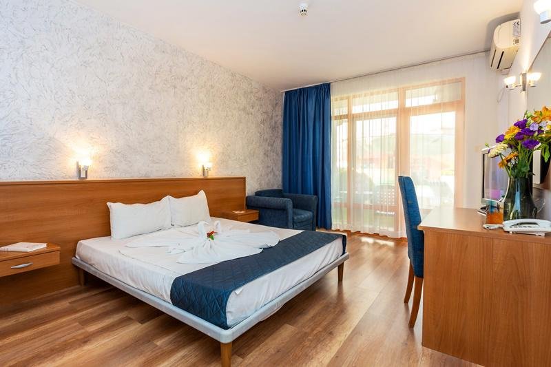 Napospart utazás Sunrise Family Resort