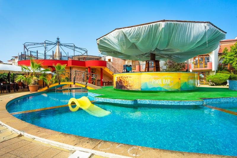 Napospart utazás Sunrise Family Resort