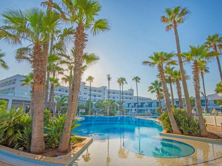 Dél-Ciprus utazás The Dome Beach Hotel & Resort