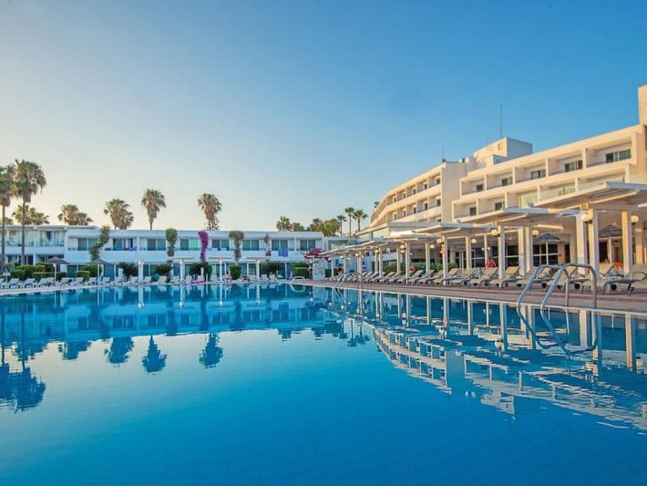 Dél-Ciprus utazás The Dome Beach Hotel & Resort