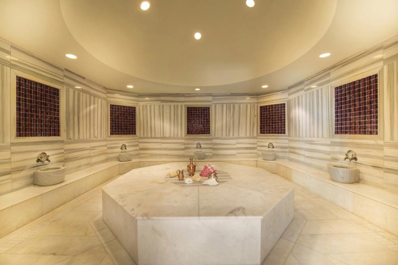 Antalya utazás Titanic Beach Lara