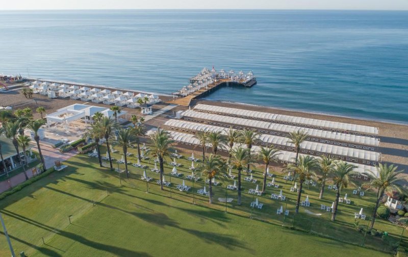 Antalya utazás Titanic Beach Lara