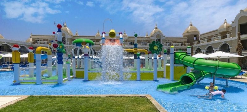 Hurghada utazás Titanic Royal