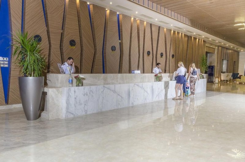 Hurghada utazás Titanic Royal