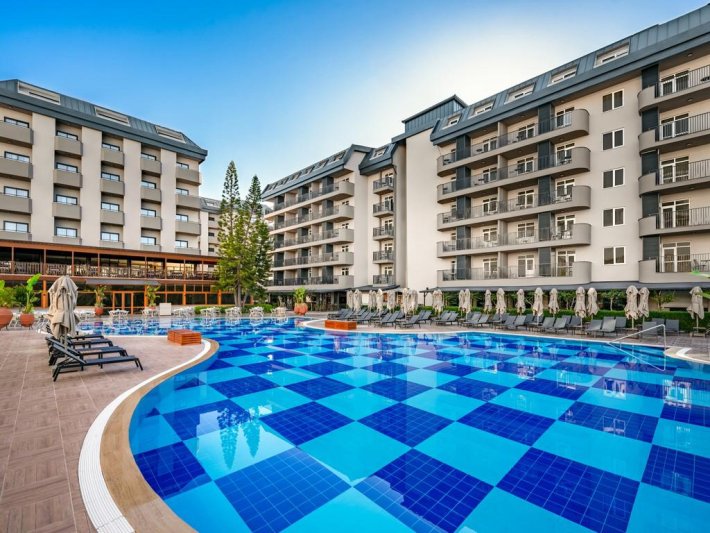 Alanya utazás Titan Garden Hotel