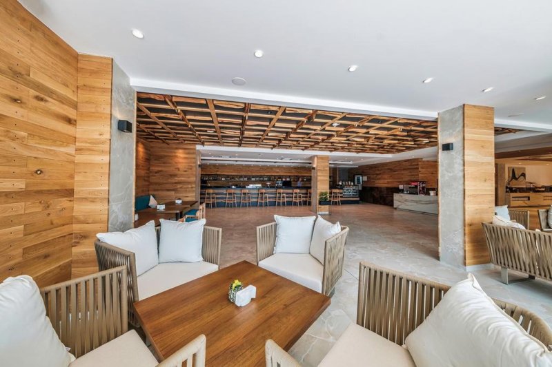 Szveti Vlasz utazás Voya Beach