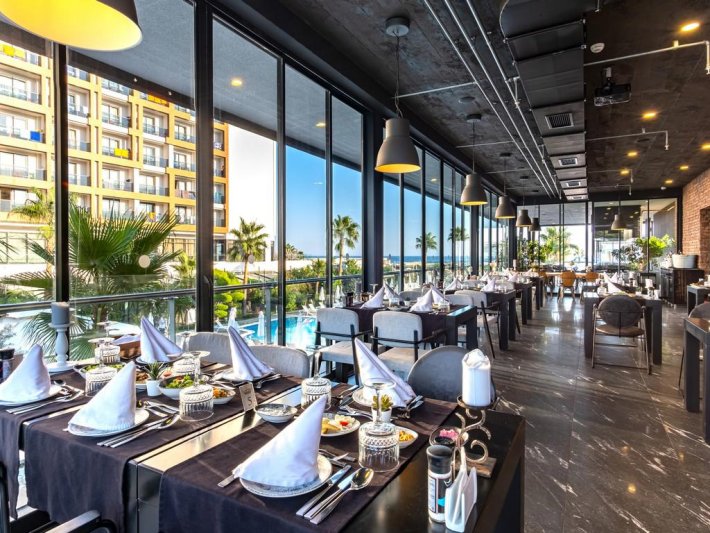 Alanya utazás White City Resort