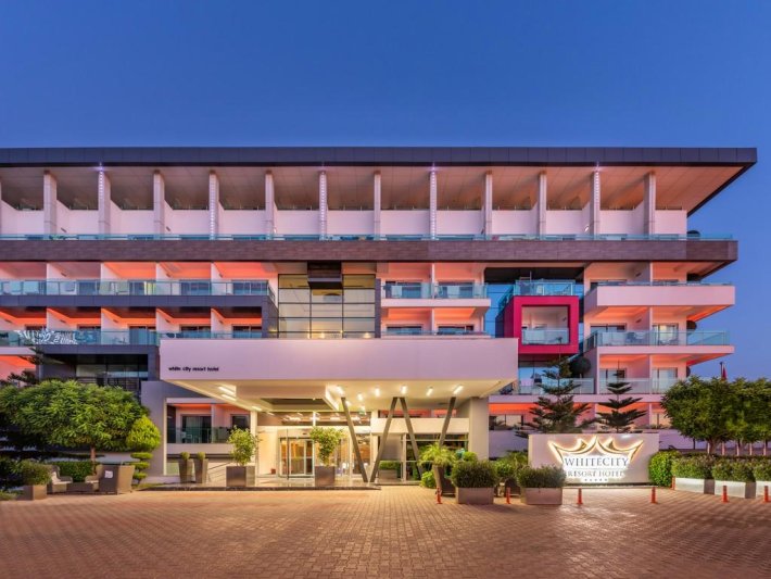 Alanya utazás White City Resort