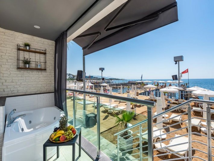 Alanya utazás White City Resort