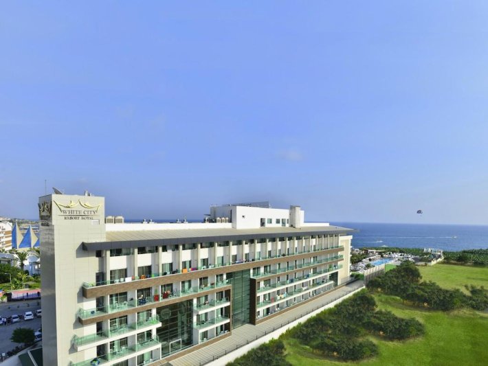 Alanya utazás White City Resort