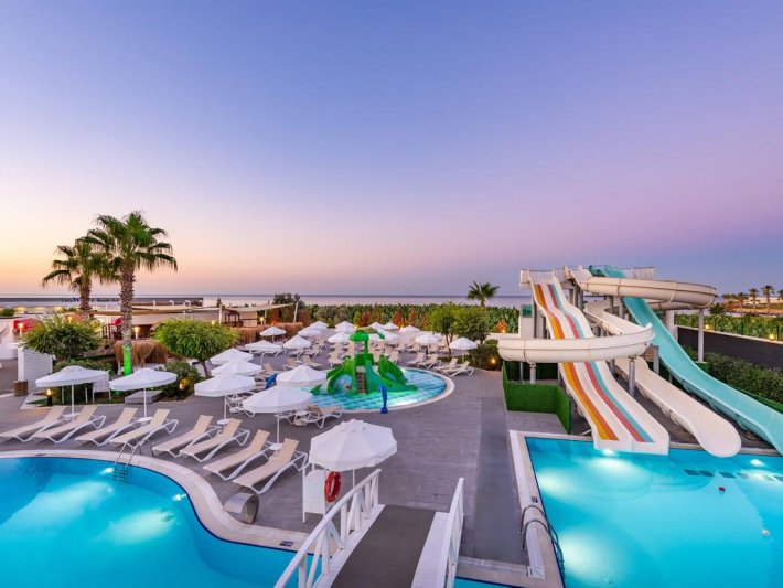 Alanya utazás White City Resort