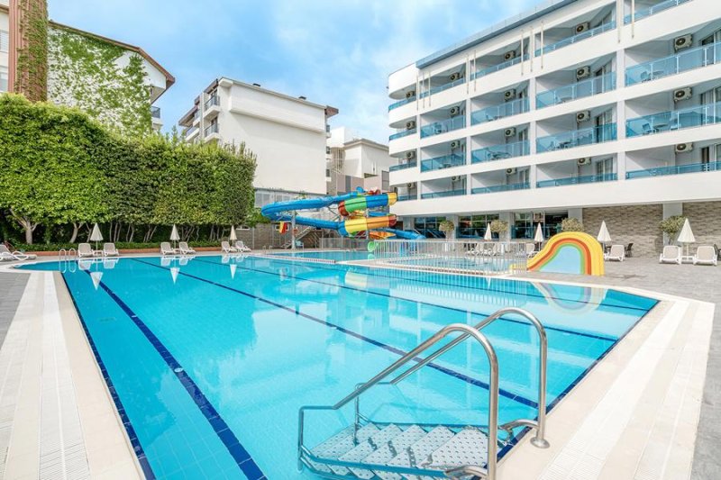 Alanya utazás Avena Resort