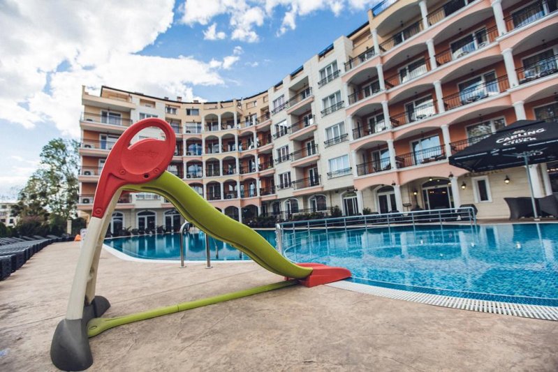 Napospart utazás Avenue Deluxe