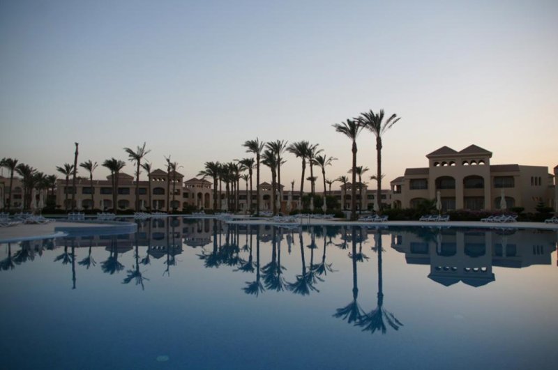 Hurghada utazás Cleopatra Luxury
