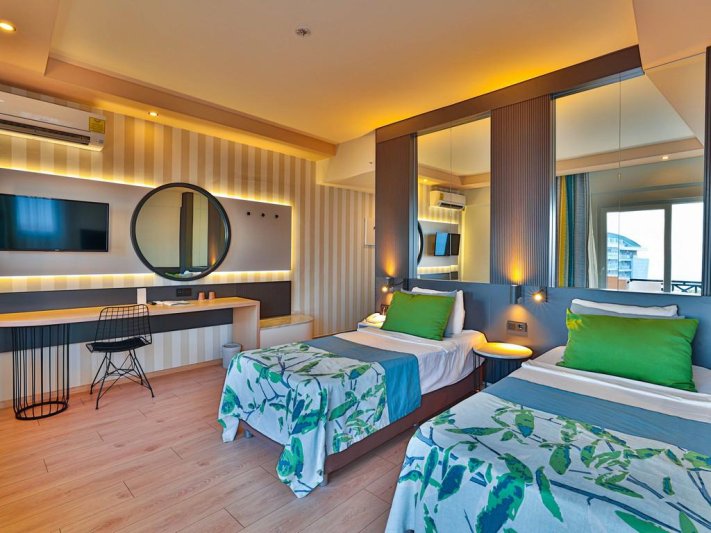 Alanya utazás Crystal Land Of Paradise