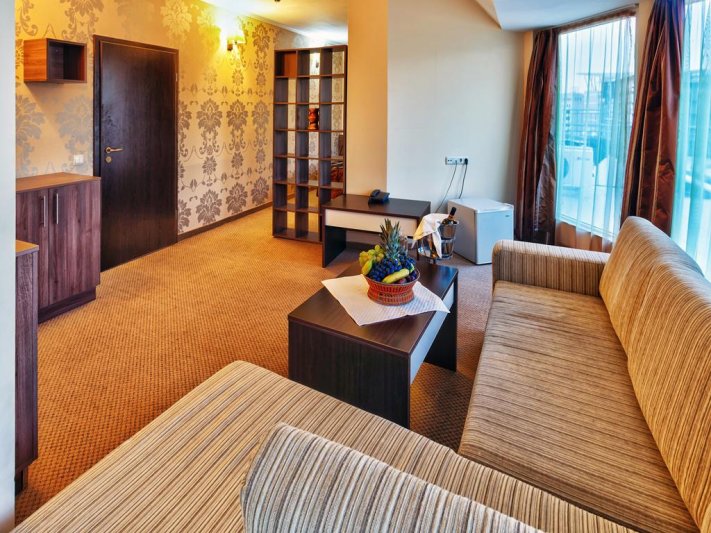 Napospart utazás Forum Hotel