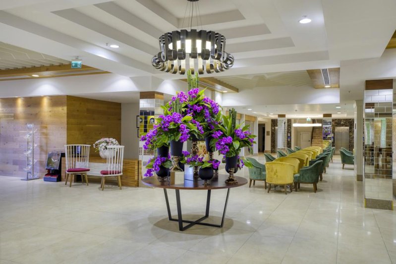 Antalya utazás Grand Park Lara