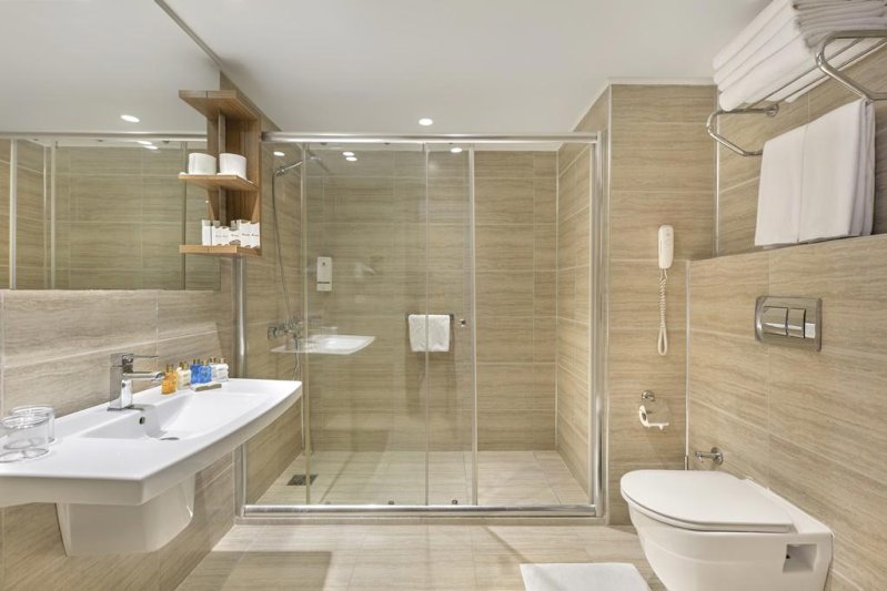 Antalya utazás Grand Park Lara