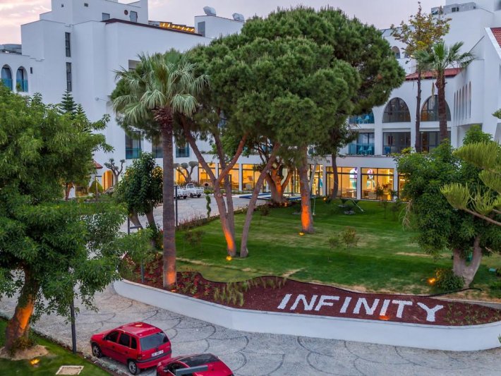 Izmir utazás Infinity By Yelken Aquapark & Resort