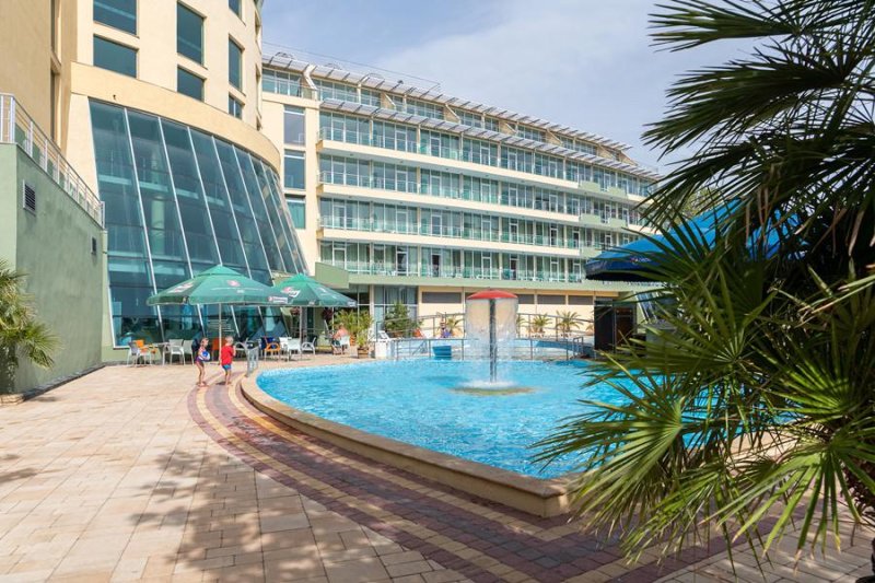 Napospart utazás Ivana Palace