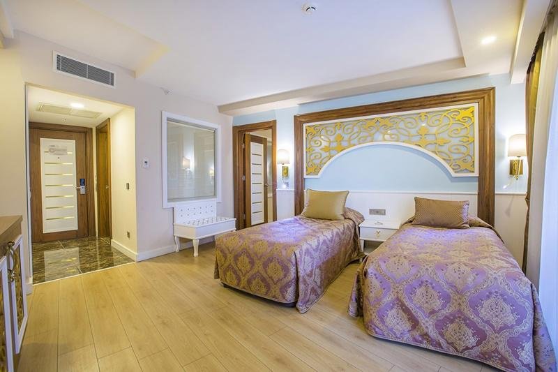 Side utazás J adore Deluxe Hotel & Spa