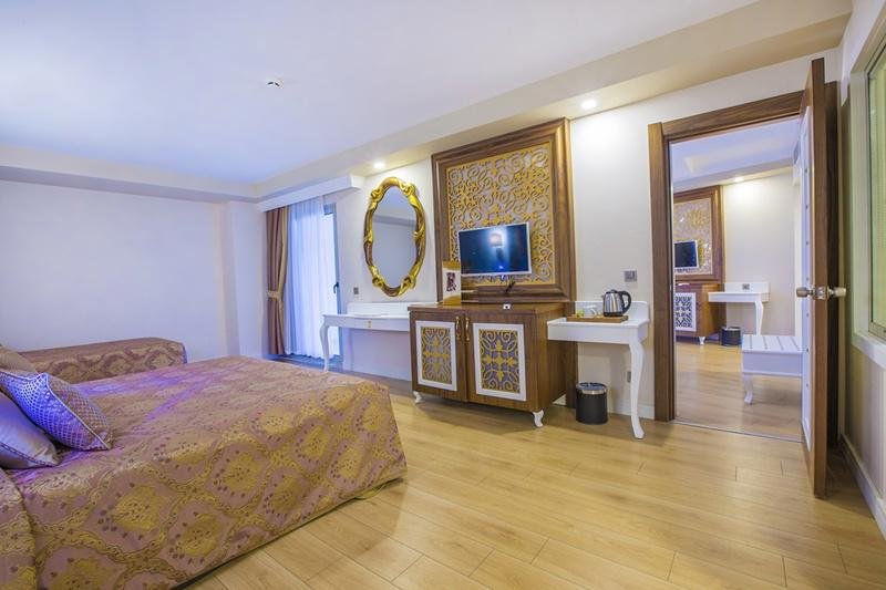 Side utazás J adore Deluxe Hotel & Spa