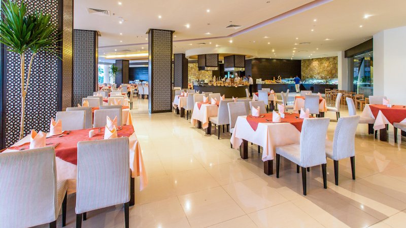 Hurghada utazás Jasmine Palace Resort