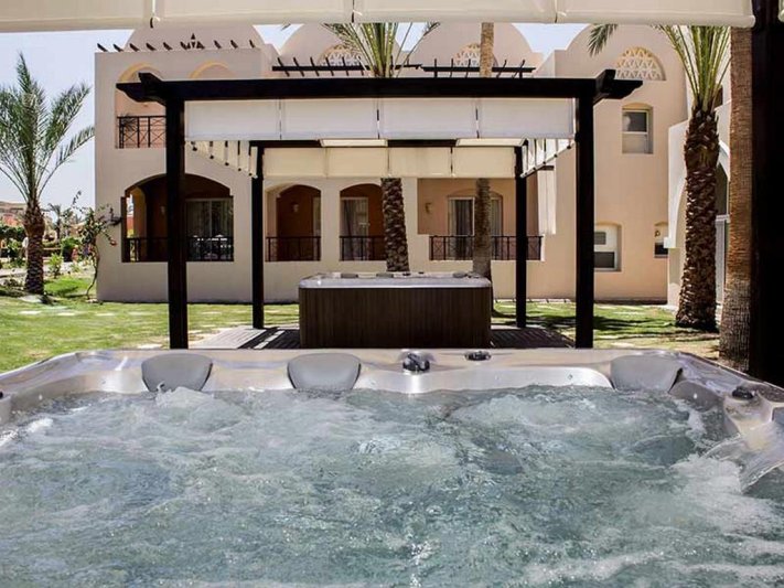 Hurghada utazás Jaz Makadina