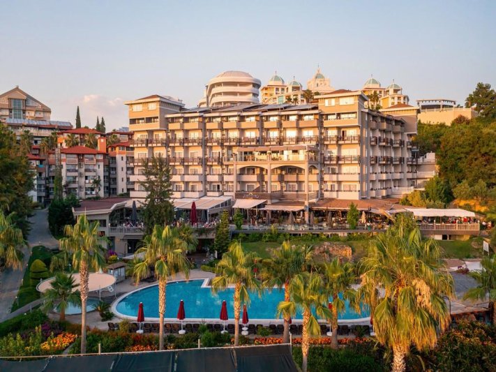 Alanya utazás Justiniano Deluxe Resort