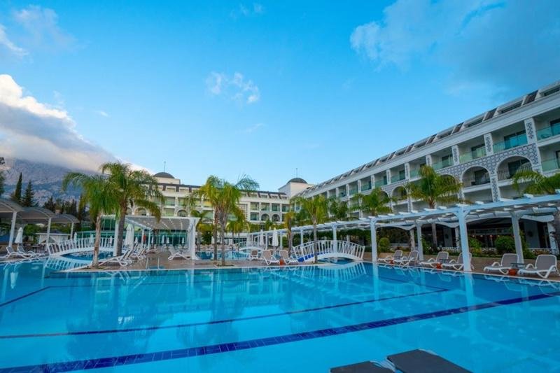 Kemer utazás Karmir Resort & Spa