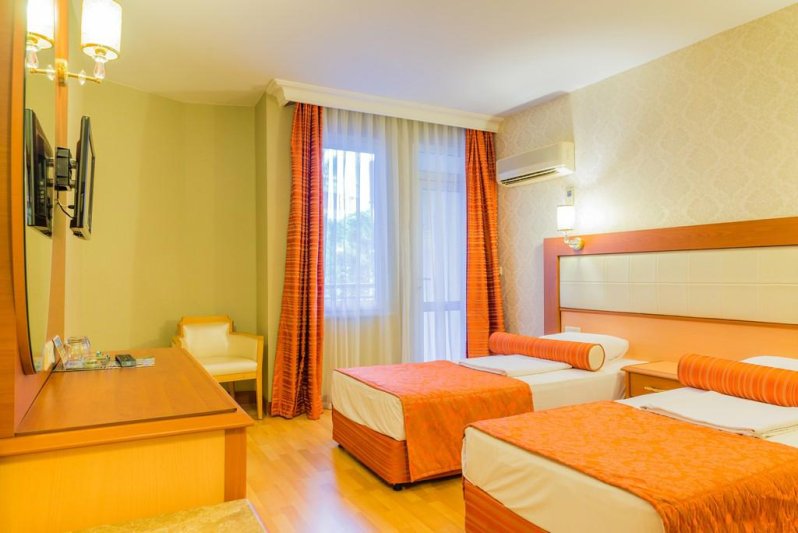 Alanya utazás Hotel Kleopatra Dreams Beach